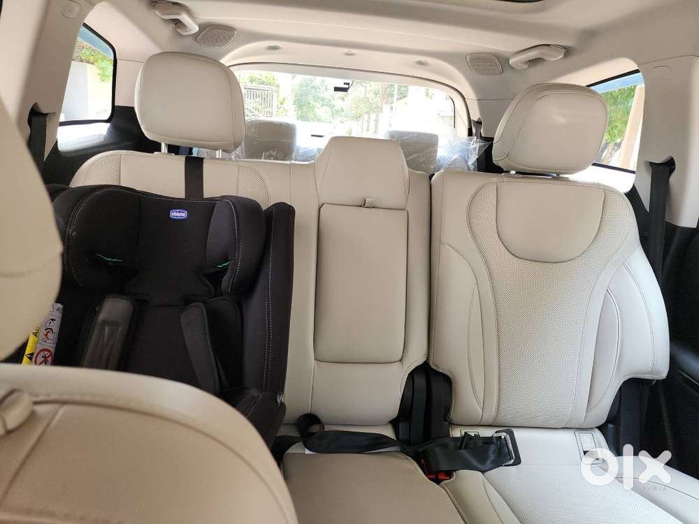 Mahindra Xuv700 2024 Diesel 4750 Km Driven