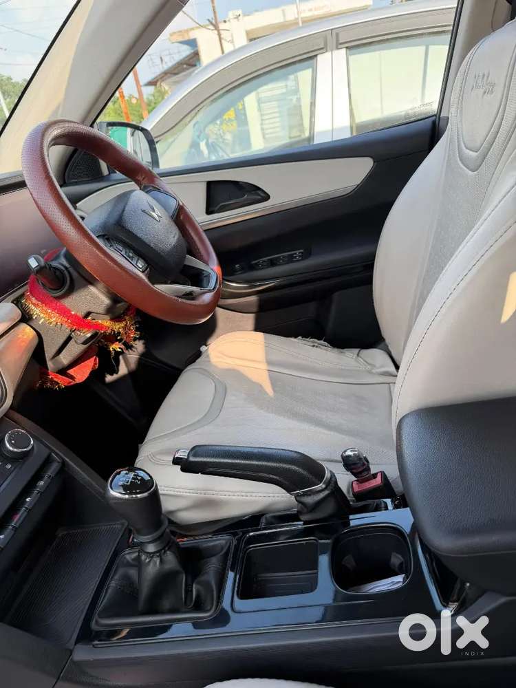 Mahindra Xuv700 Petrol 2022