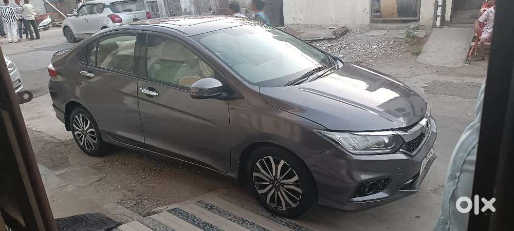 .. Good Condition Top Model Sunroof Meghval
