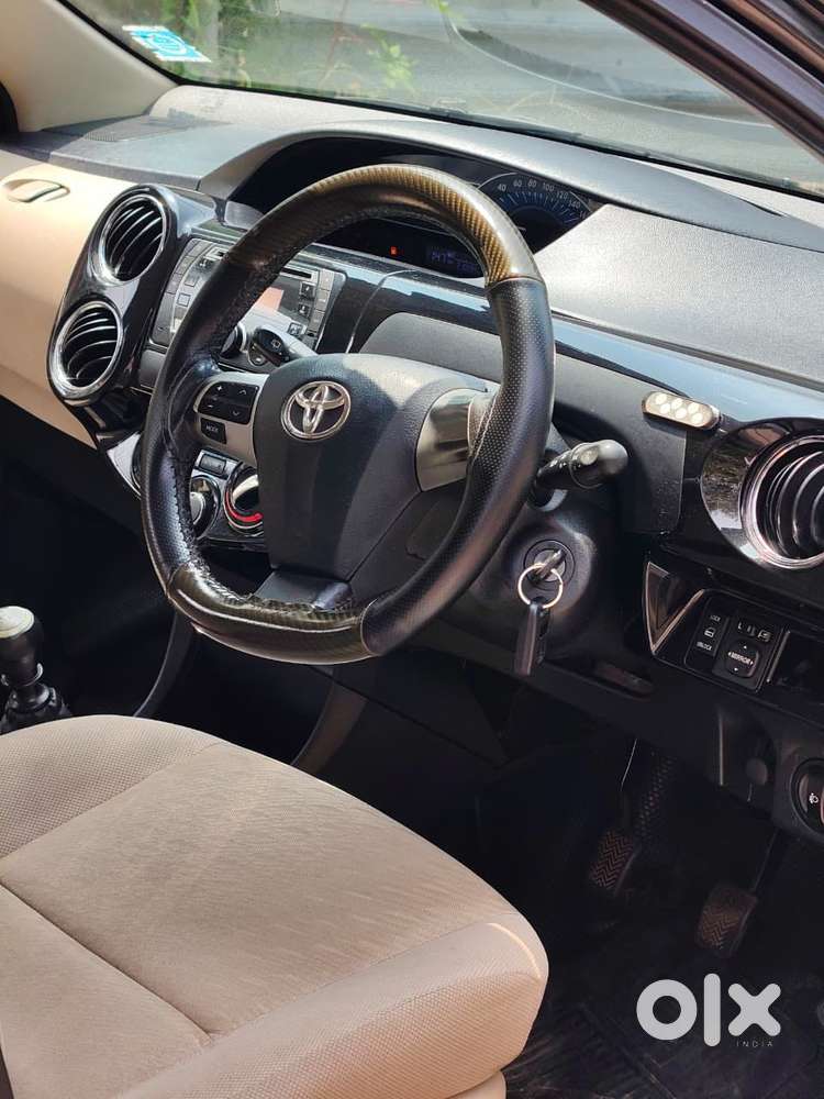 Toyota Etios Liva Vxd Dual Tone, 2019, Diesel