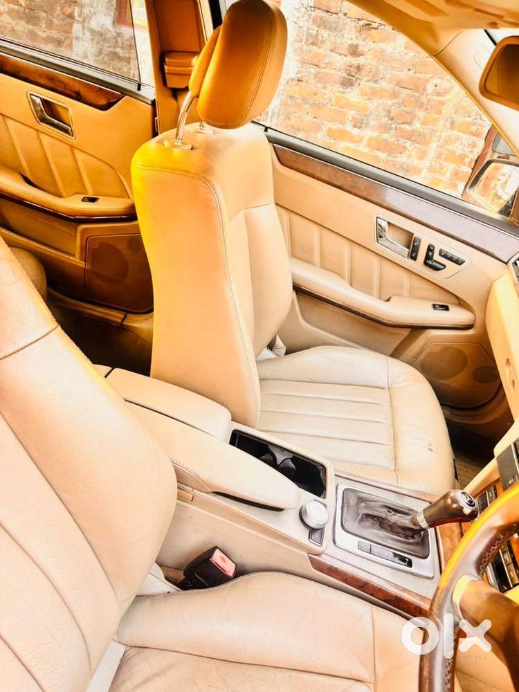 Mercedes-benz Luxury 2012 Car