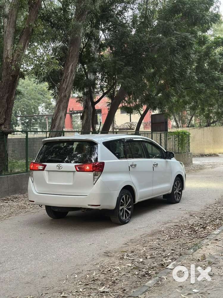 Toyota Innova Crysta [2020-ongoing] 2.4 Zx 7 Str, 2022, Diesel