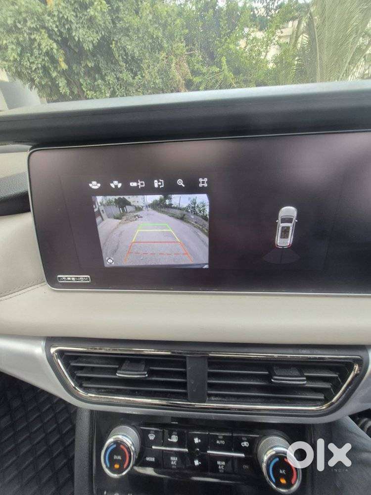 Mahindra Xuv700 2.0 Ax 7 Petrol Mt Str, 2024, Petrol