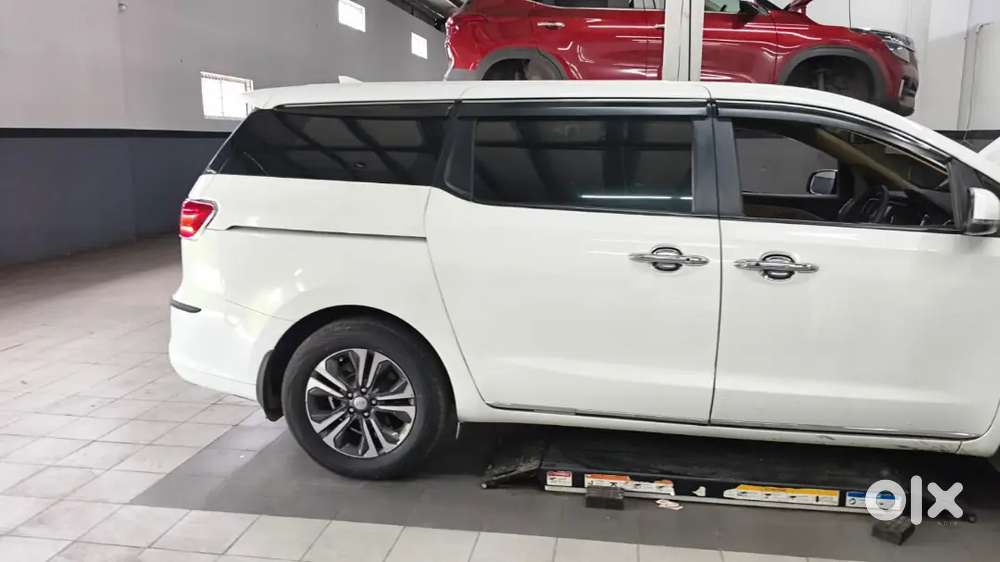 Kia Carnival 2021 Diesel 40000 Km Driven