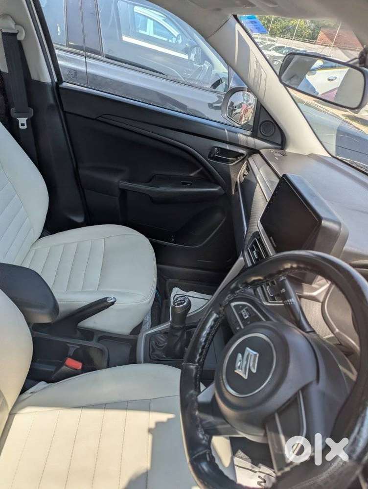 Maruti Suzuki Brezza 1.5 Vxi Smart Hybrid, 2023, Petrol