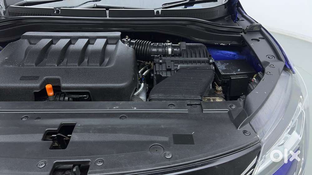 Mahindra Xuv700 2.0 Ax 5 Petrol Mt 7 Str, 2021, Petrol