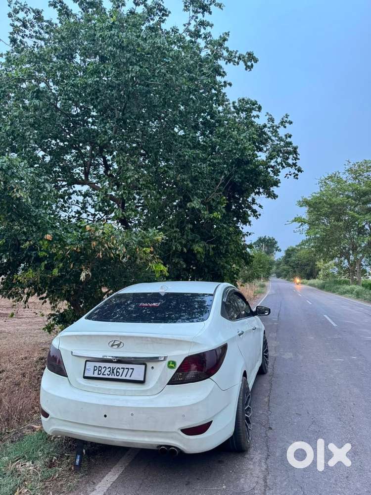 Hyundai Fluidic Verna 2011
