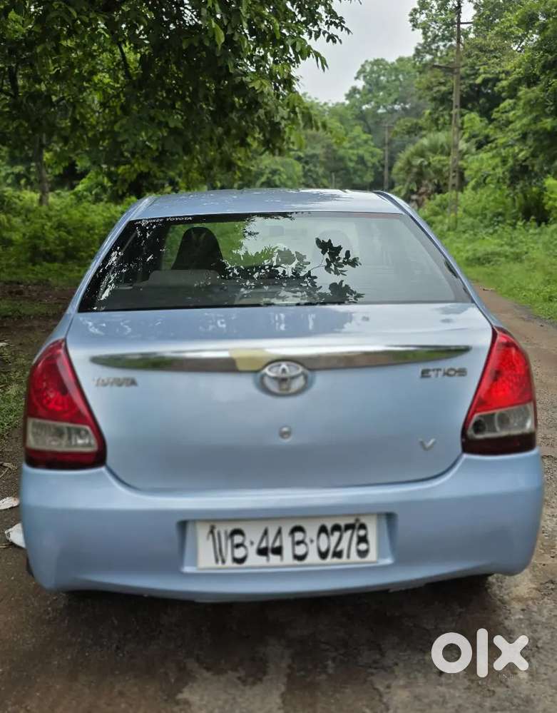 Toyota Etios [2013-2014] Petrol Manual 2011