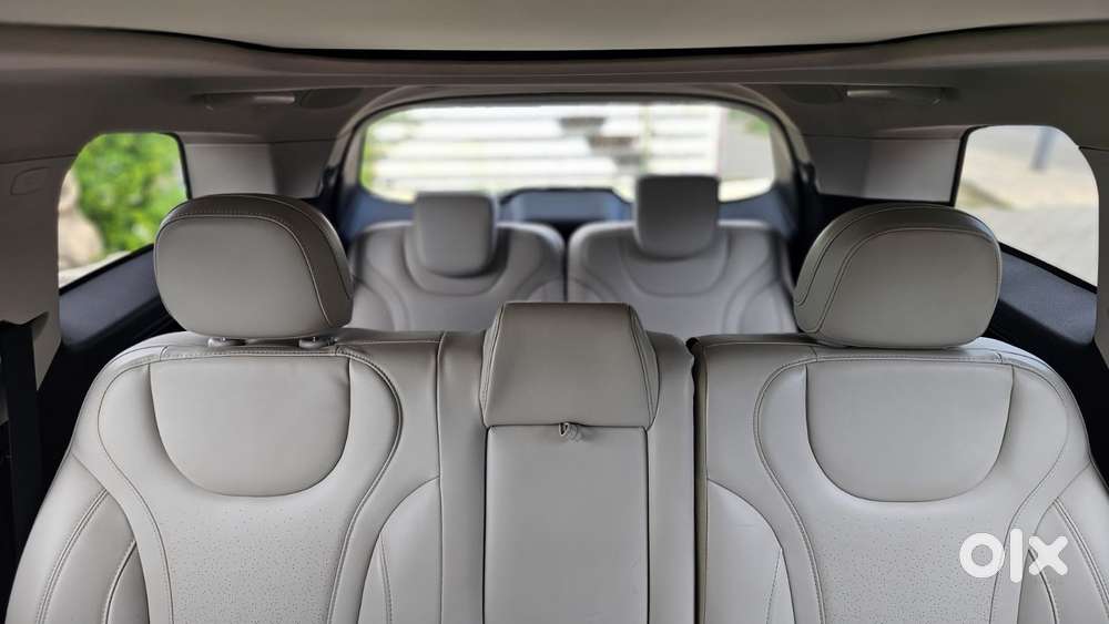 Mahindra Xuv700 Ax7 Luxury Pack Awd, 2024, Diesel