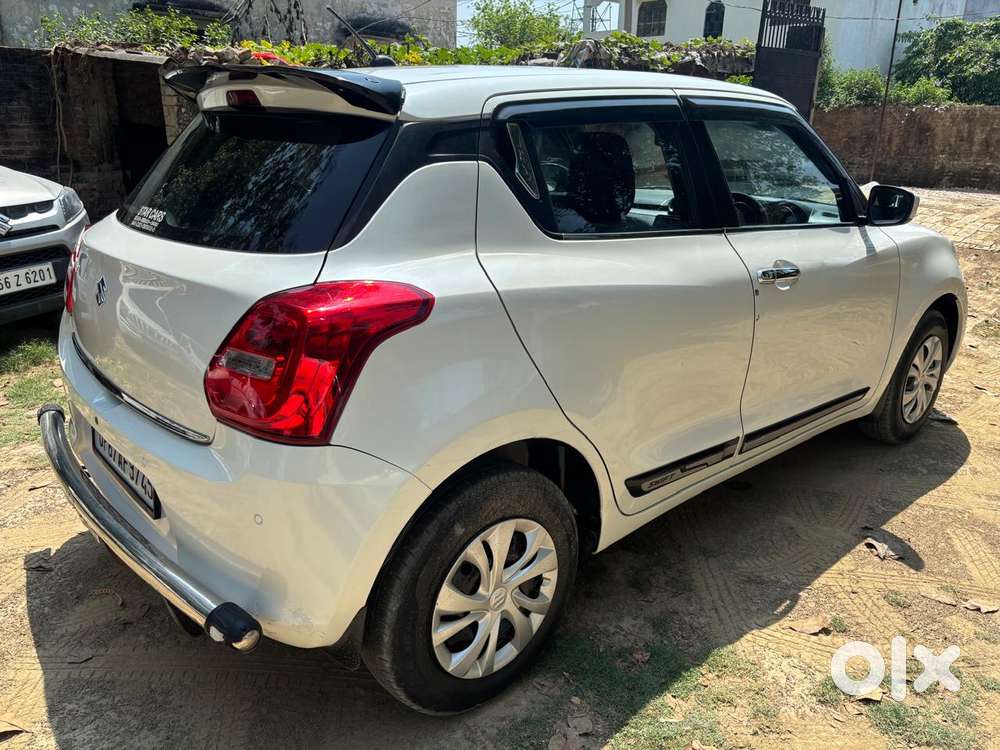 Maruti Suzuki Swift Vxi + Manual, 2023, Petrol