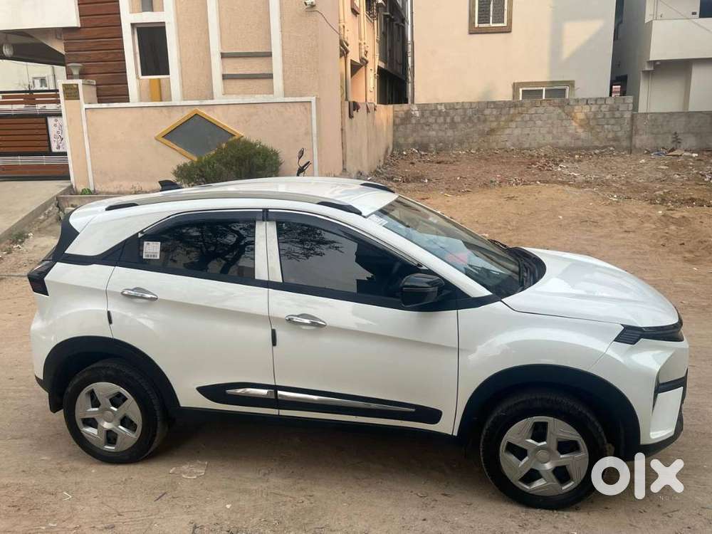 Tata Nexon Smart Plus Amt (2024) – Petrol  Excellent Condition