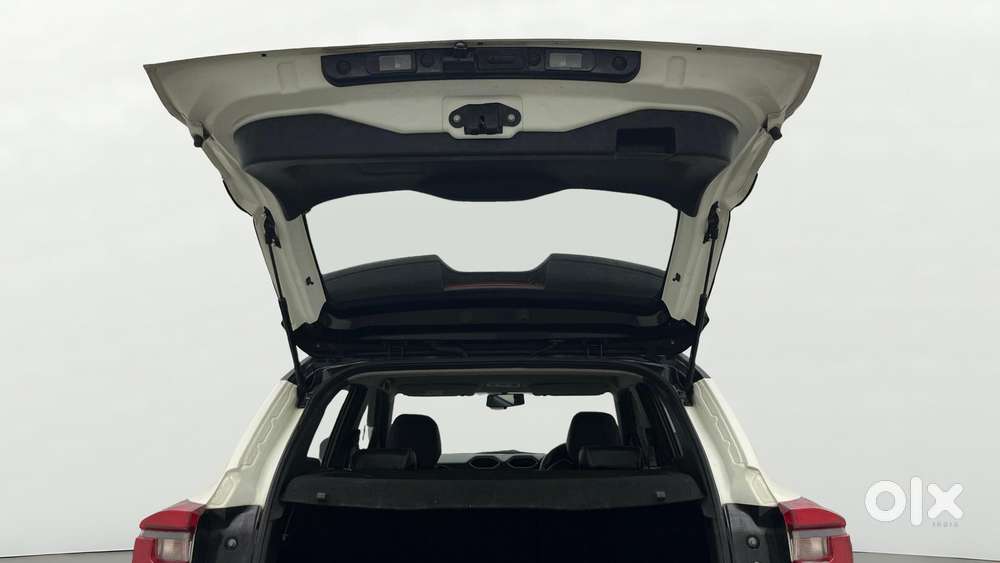 Nissan Magnite 1.0 Xv Dual Tone, 2022, Petrol