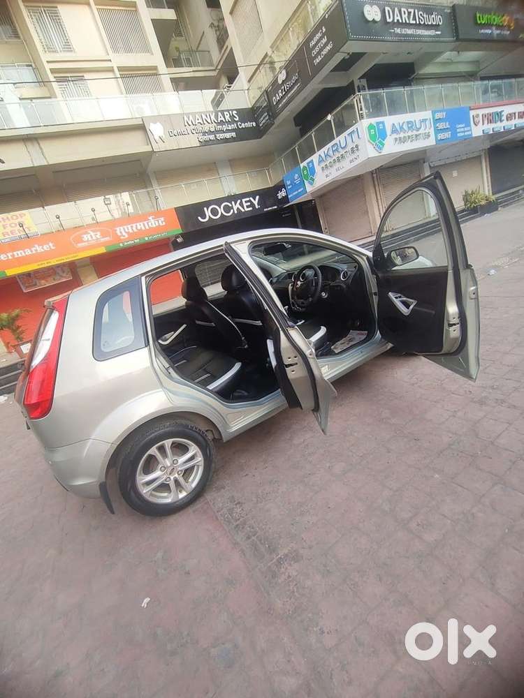 Ford Figo 1.2 Titanium 2012 Year