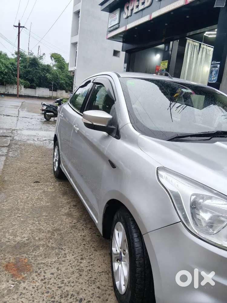 Ford Aspire Titanium Blu 2017