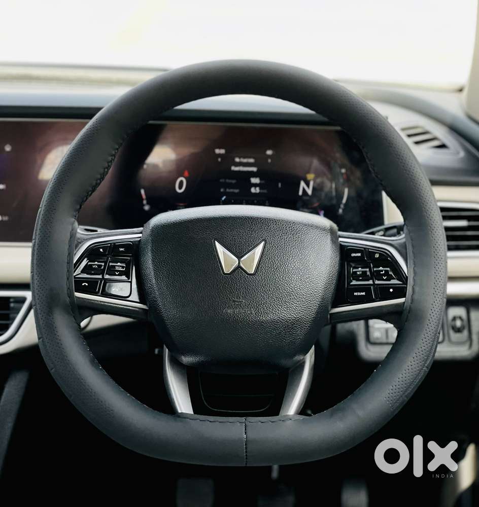 Mahindra Xuv700 2.2 Ax 7 Diesel Mt Luxury Pack Str, 2023, Diesel