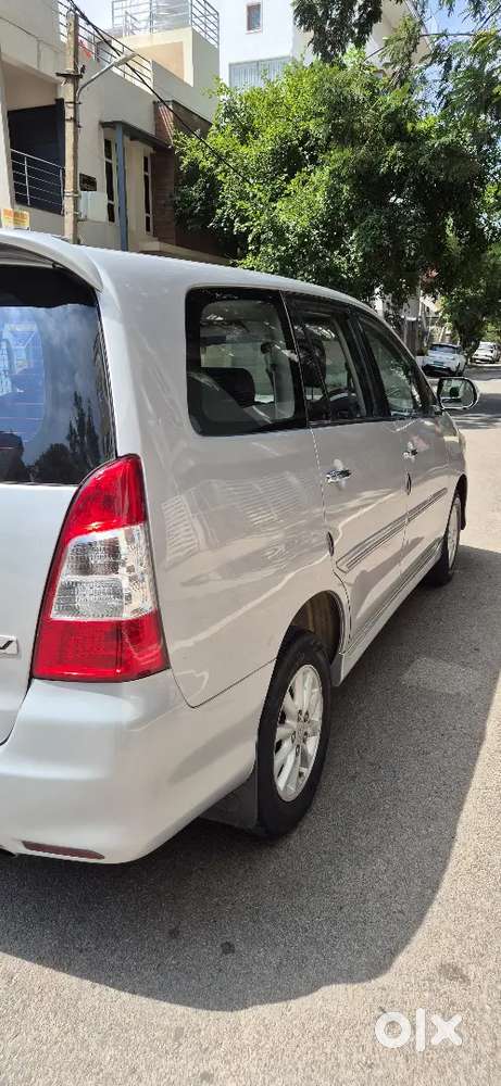 Toyota Innova 2013