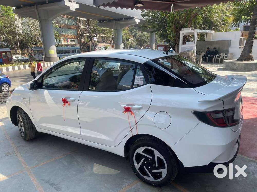 Hyundai Aura S-cng White