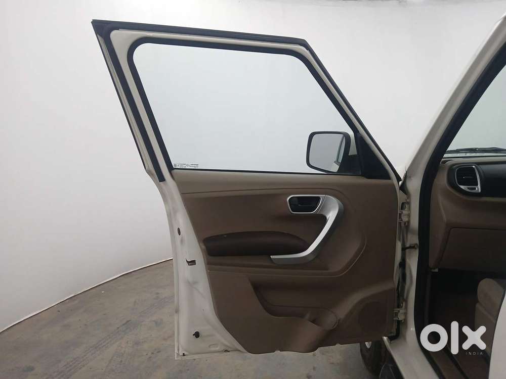 Mahindra Tuv 300 Mhawk100 T8, 2016, Diesel
