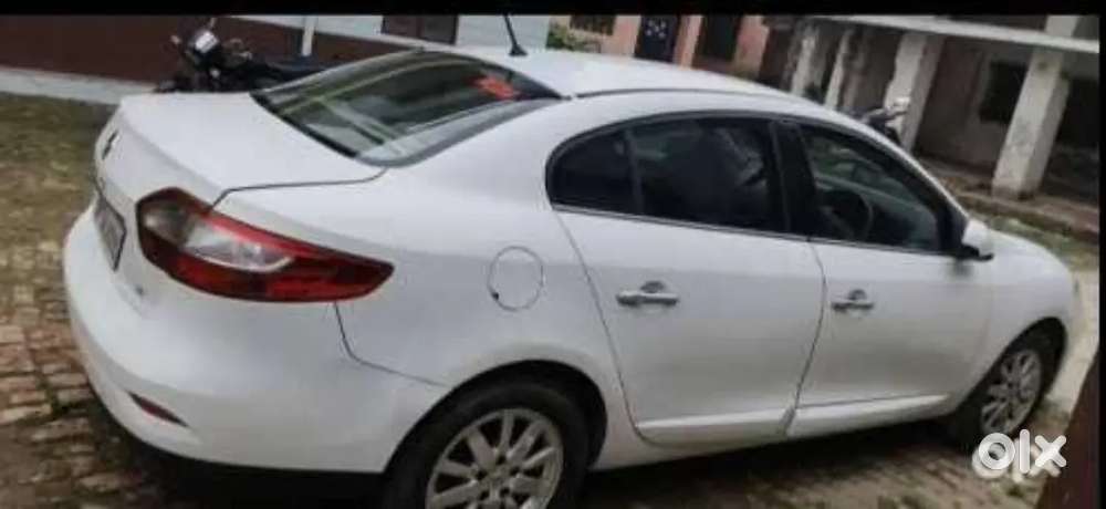 Car Very Good Child Ac, Jbl Music Sistam, Top Model चारों टायर नया है