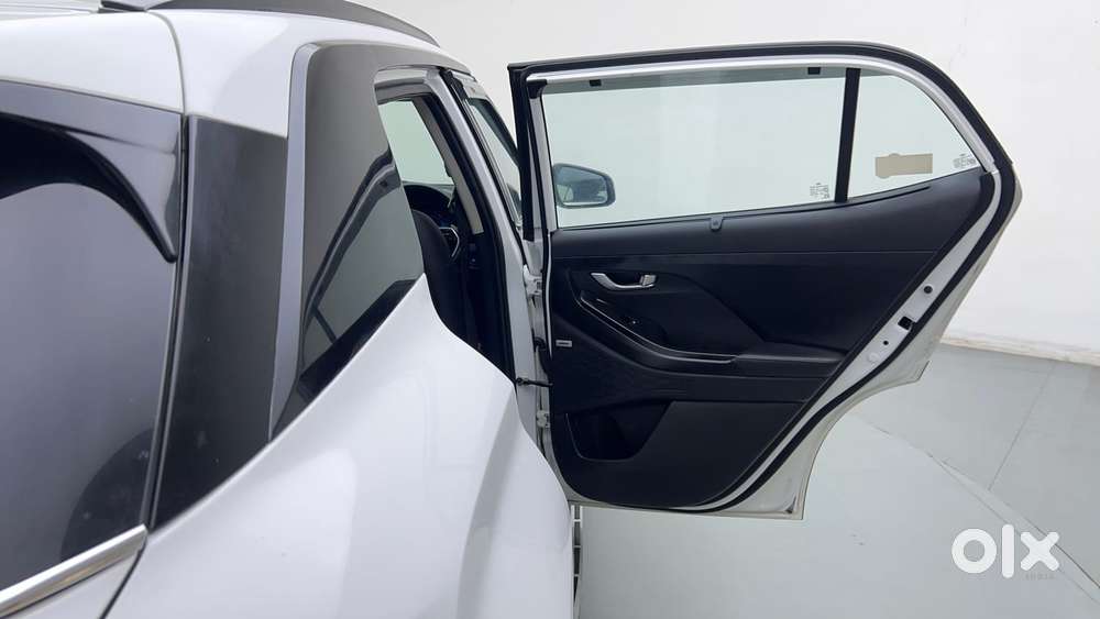 Hyundai Creta Sx (o) 1.5 Petrol Cvt Knight, 2023, Petrol