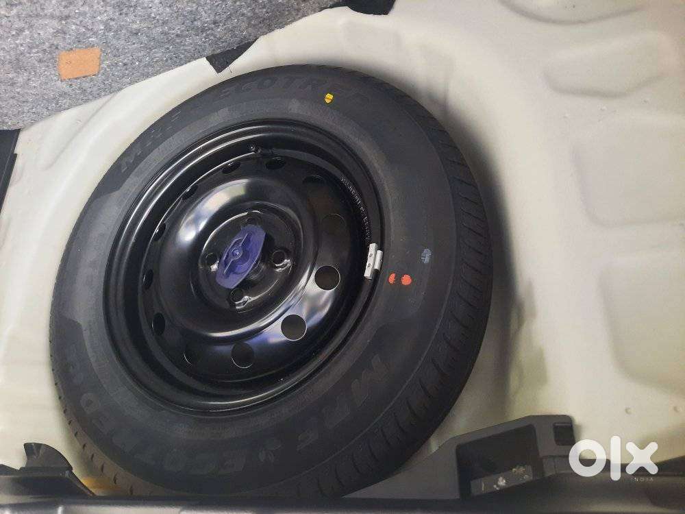 Maruti Suzuki Swift Vxi + Manual, 2026, Petrol