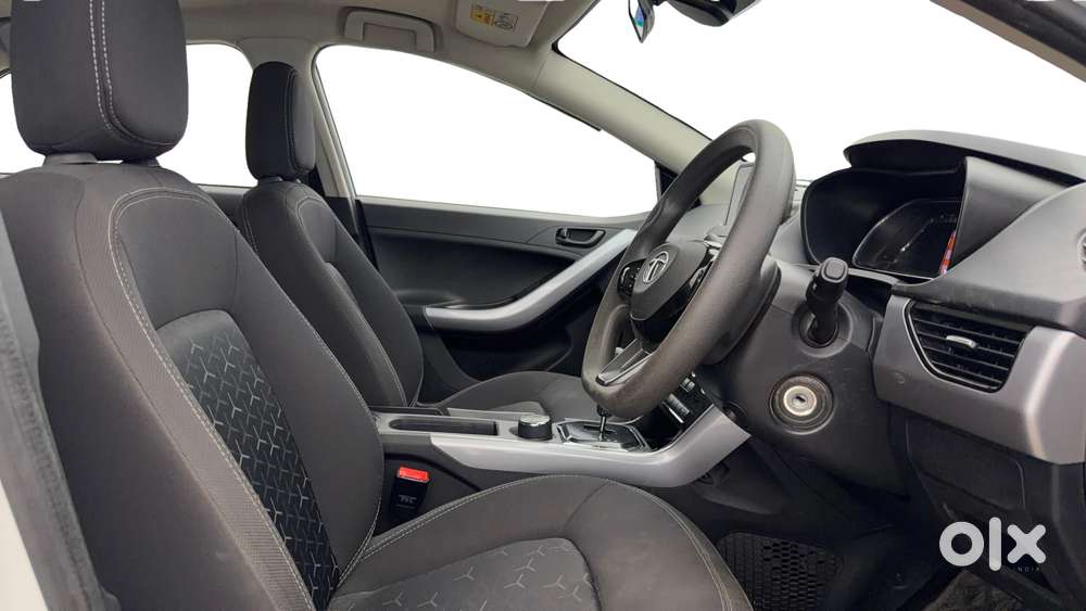 Tata Nexon 1.5 Revotorq Xma Plus (s) Amt, 2022, Petrol