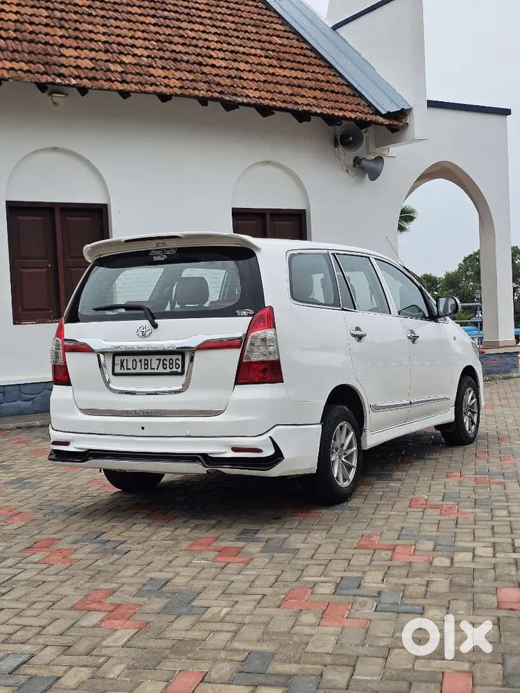 Toyota Innova 2013 Diesel 220000 Km Driven