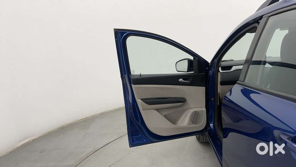 Renault Triber Rxz Easy-r Amt, 2022, Petrol