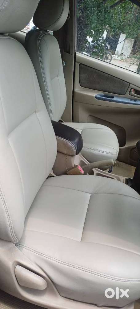 Toyota Innova 2.5 G (diesel) 8 Seater, 2006, Diesel