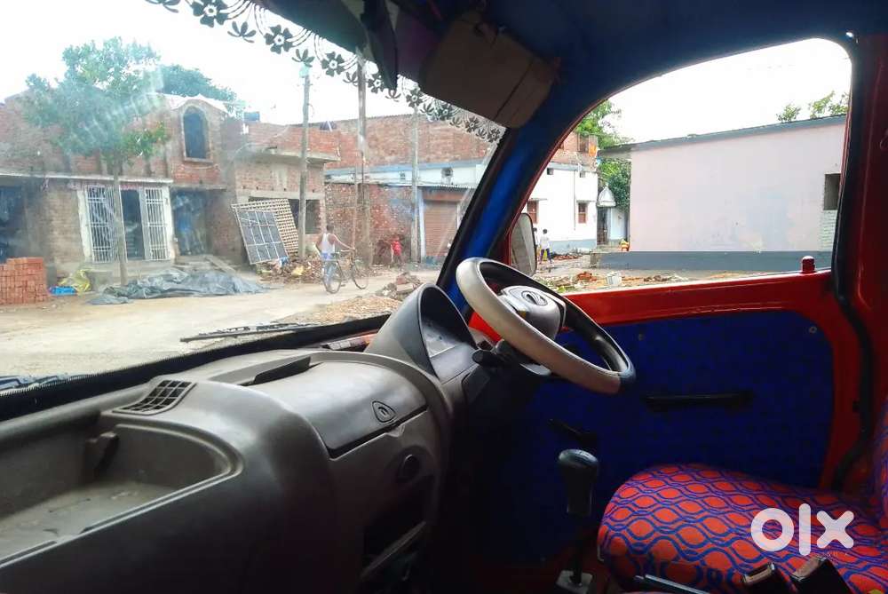 Mahindra Maximo Mini Van
