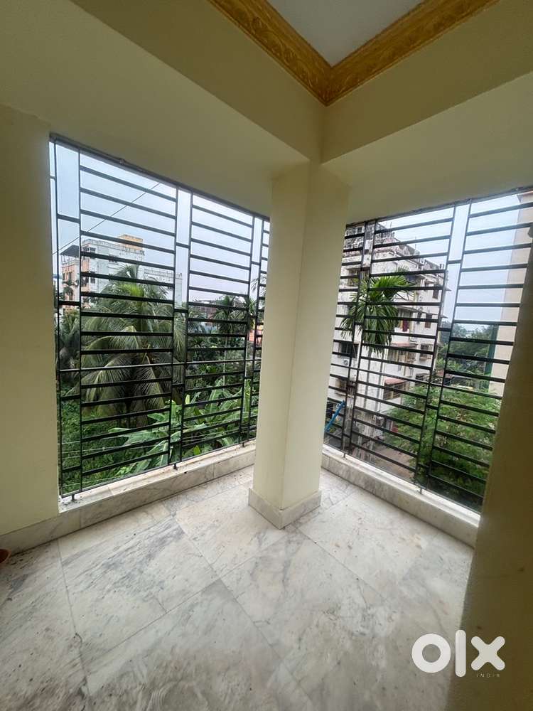 2 BHK FLAT FOR SALE AT THAKURPUKUR MG ROAD WITH LIFT HURRY UP