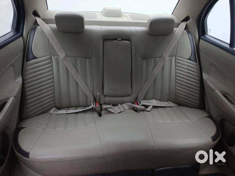 Maruti Suzuki Swift Dzire Vxi Optional, 2016, Petrol
