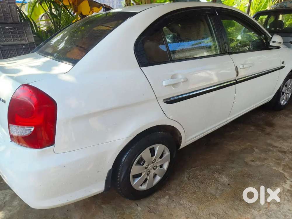 Hyundai Verna 2011 Petrol Well Maintained