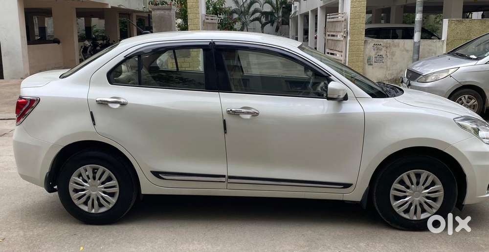 Maruti Suzuki Dzire 1.2 Vxi, 2022, Petrol