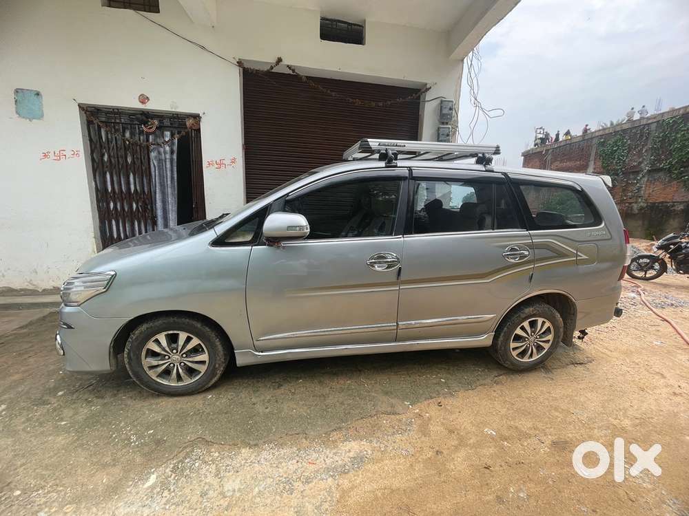 Toyota Innova 2015