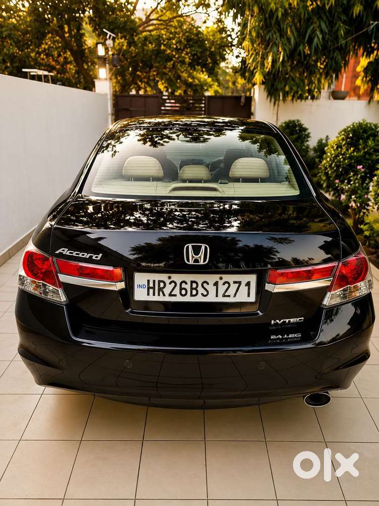 Honda Accord 2.4 Elegance Manual, 2012, Petrol