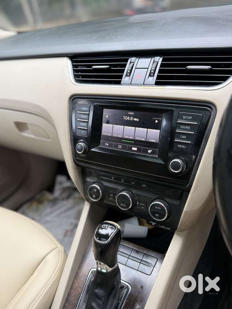 Skoda Octavia Elegance 2.0 Tdi At, 2014, Diesel
