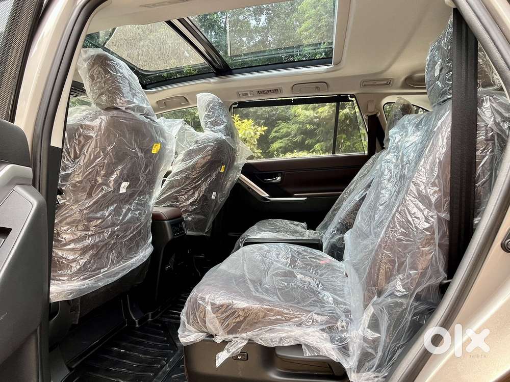 Toyota Innova Hycross 2.0 Zx (o) Hybrid 7 Str, 2025, Electric