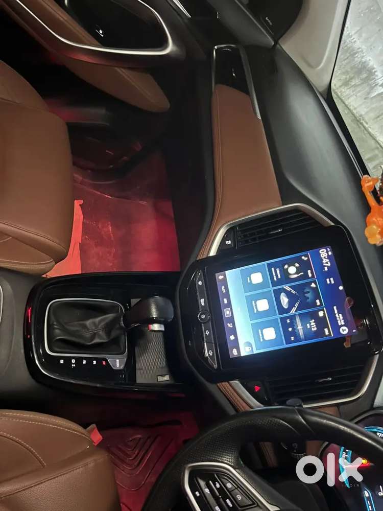 Mg Hector Plus Top End