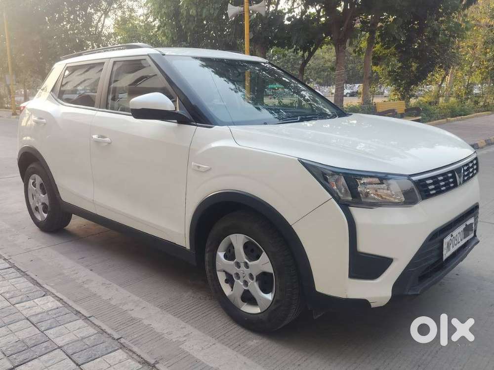 Mahindra Xuv300 1.2 W6 Amt Petrol, 2023, Petrol