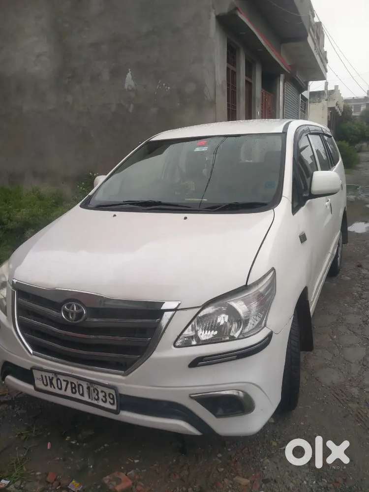 Toyota Innova 2016