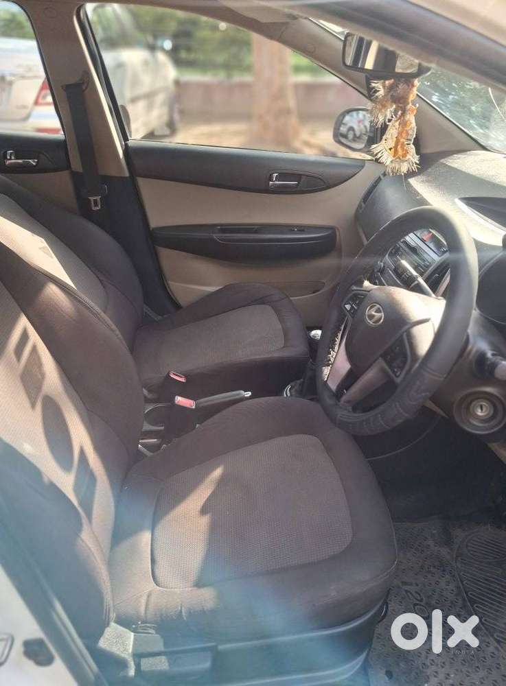 Hyundai I20 Sportz 1.2 Bs-iv, 2014, Petrol