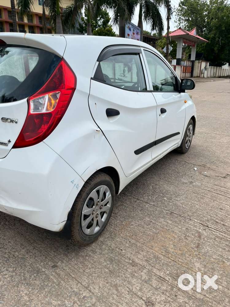 Hyundai Eon Petrol Magna+ 2015