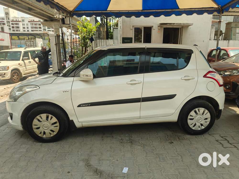 Maruti Suzuki Swift Vxi + Manual, 2014, Petrol