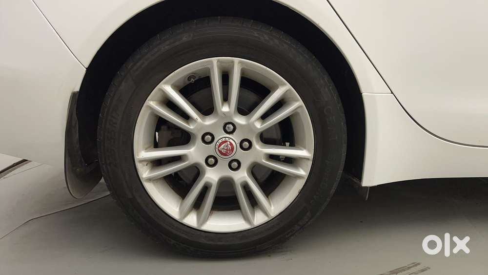 Jaguar Xe Prestige, 2016, Petrol