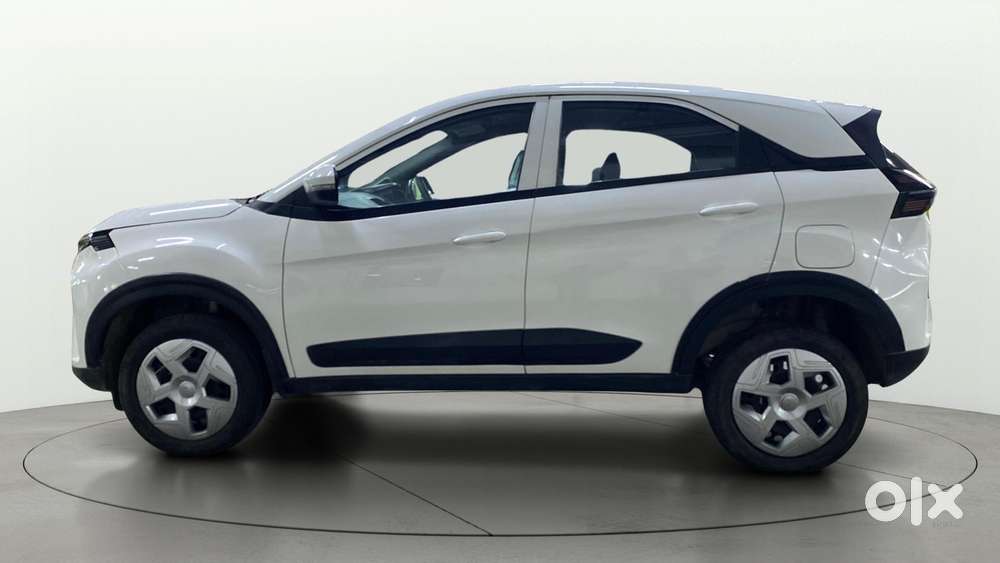 Tata Nexon Smart 1.2 Revotron Petrol 5 Mt, 2024, Petrol