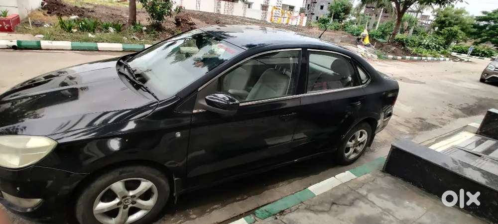 Skoda Rapid Elegance 2013