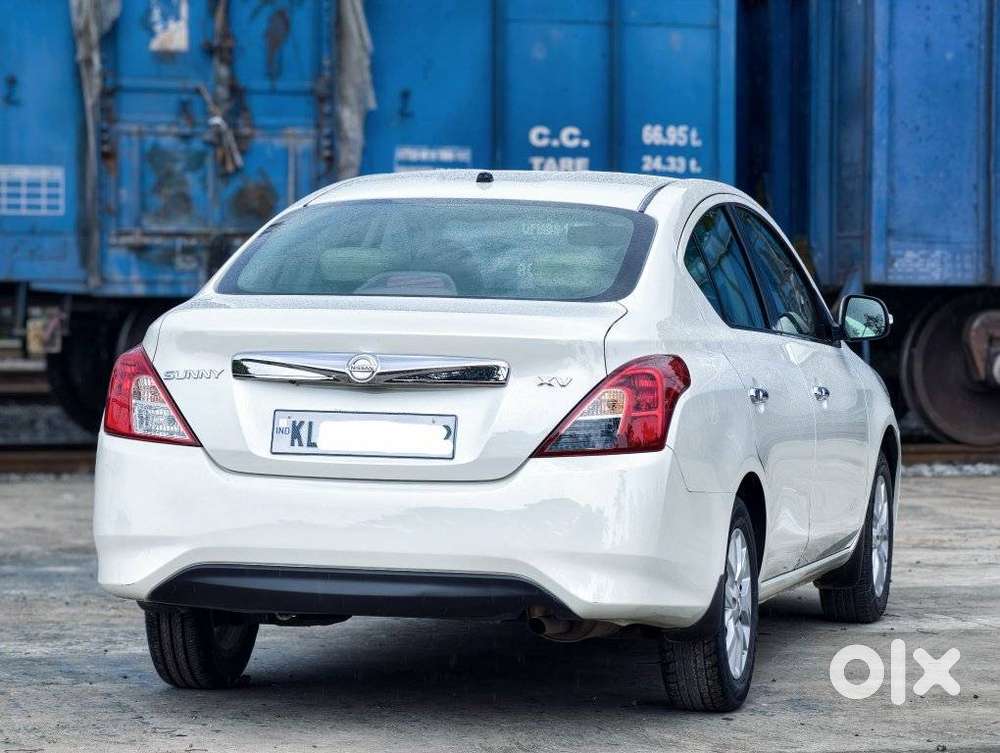 Nissan Sunny, 2017, Petrol