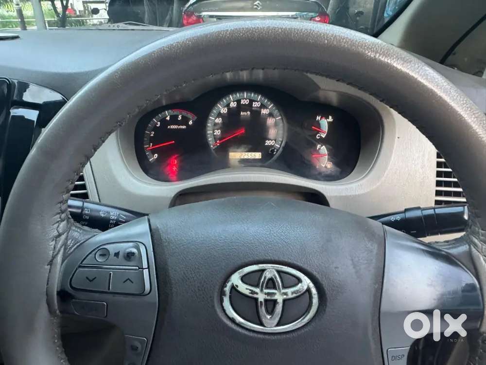 Toyota Innova 2.5 V 2012 Diesal