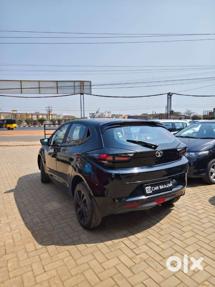 Tata Altroz 1.2 Xz Plus Dark Edition, 2023, Petrol